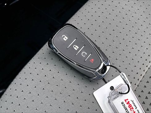 Used 2025 Chevrolet Trax LT w/ LT Convenience Package image 14