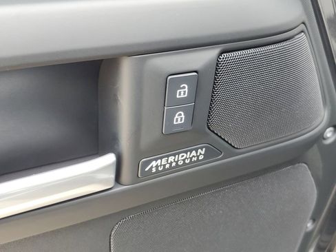 Certified 2025 Land Rover Defender 130 X-Dynamic SE AWD/4WD image 10