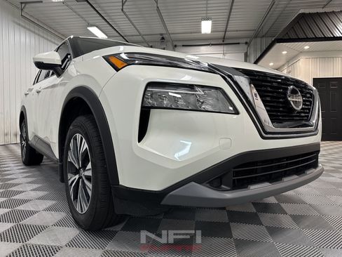 Used 2021 Nissan Rogue SV FWD image 15