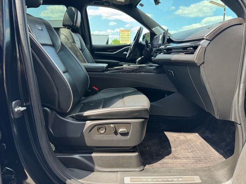 Used 2022 Cadillac Escalade Sport w/ Touring Package AWD/4WD image 27