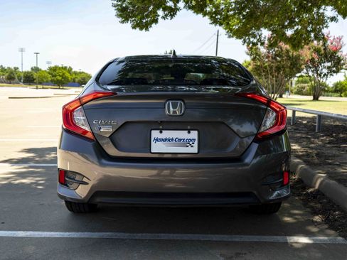 Used 2017 Honda Civic EX image 8