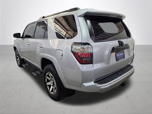 Used 2022 Toyota 4Runner TRD Off-Road AWD/4WD image 13