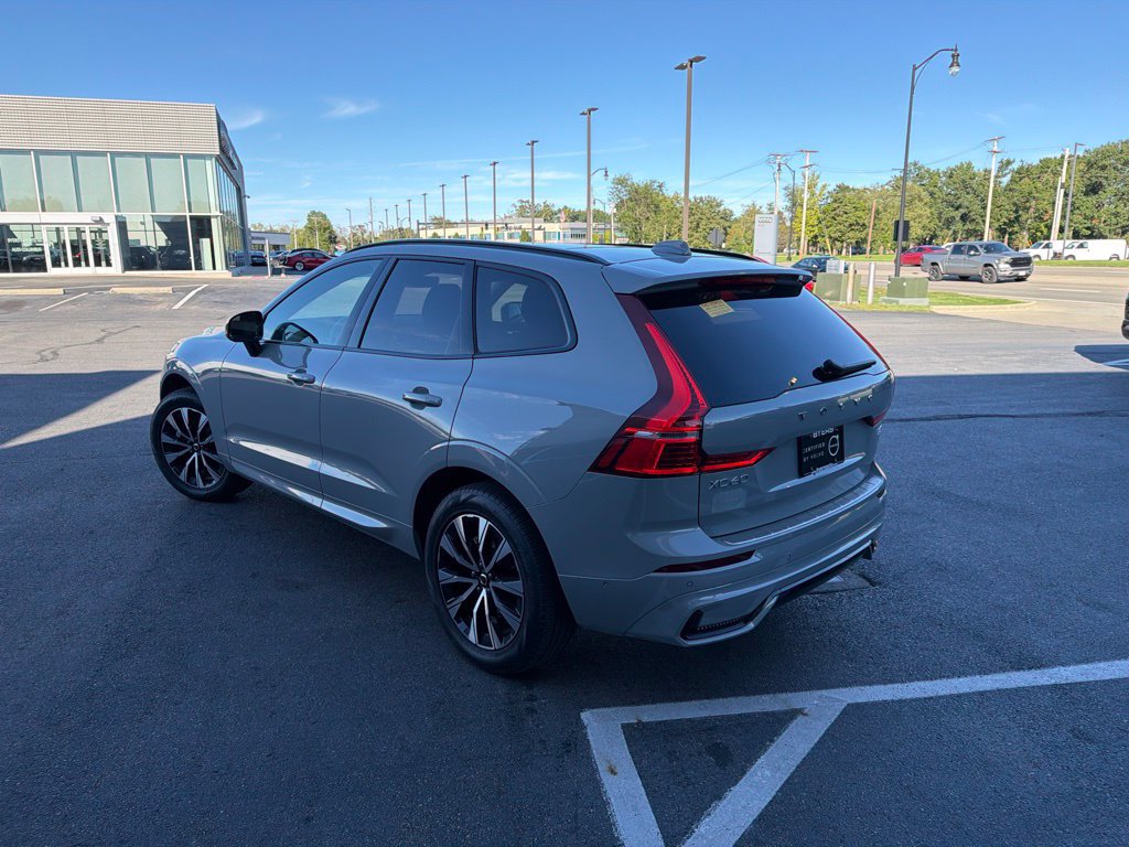 Used 2024 Volvo XC60 B5 Plus w/ Protection Package Premier AWD/4WD image 5