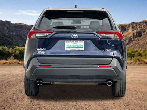 Used 2025 Toyota RAV4 XLE AWD/4WD image 4
