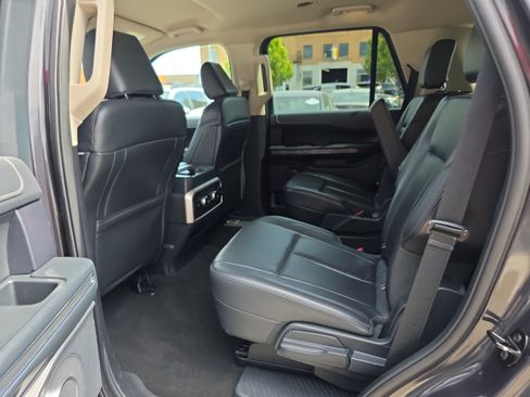 Used 2024 Ford Expedition XLT AWD/4WD image 13