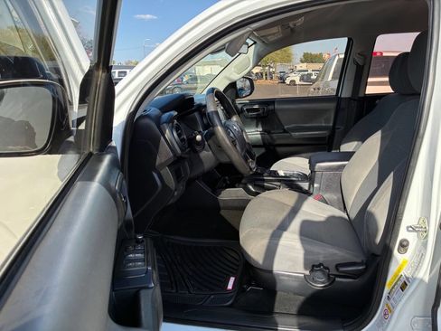 Used 2018 Toyota Tacoma SR w/ SR Convenience Package RWD image 15
