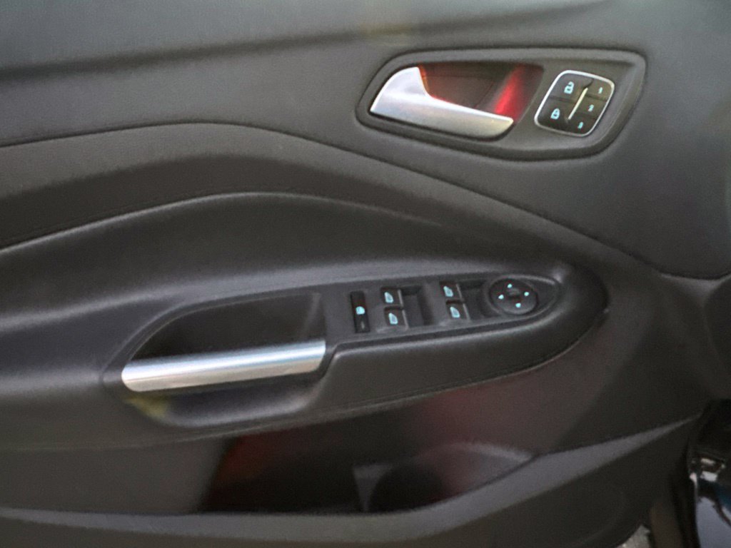 Used 2017 Ford Escape Titanium AWD/4WD image 18