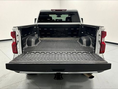 Used 2024 Chevrolet Silverado 2500 LT image 38