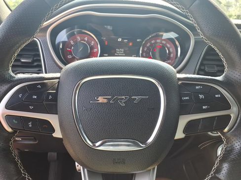 Used 2018 Dodge Challenger SRT Hellcat RWD image 5