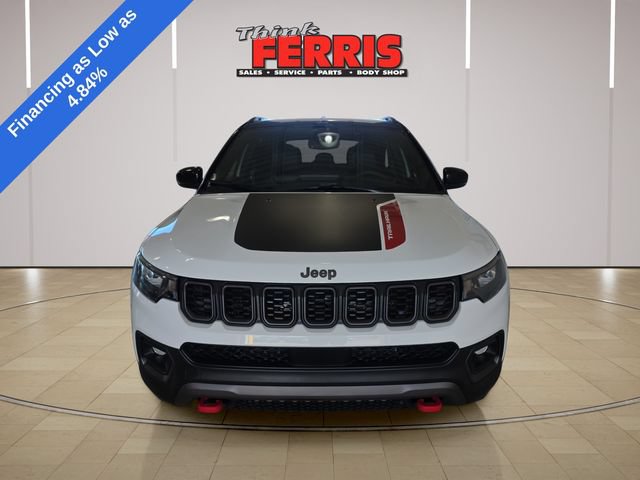 Used 2026 Jeep Compass Trailhawk AWD/4WD image 2