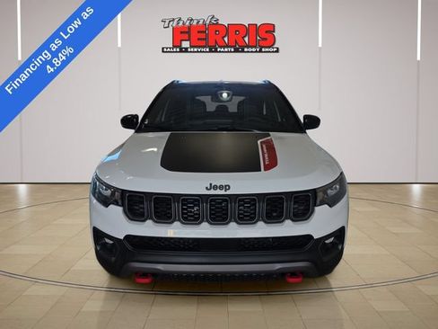 Used 2026 Jeep Compass Trailhawk AWD/4WD image 2
