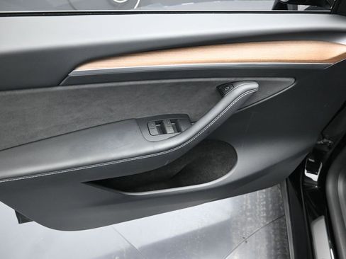 Used 2024 Tesla Model Y Long Range image 10