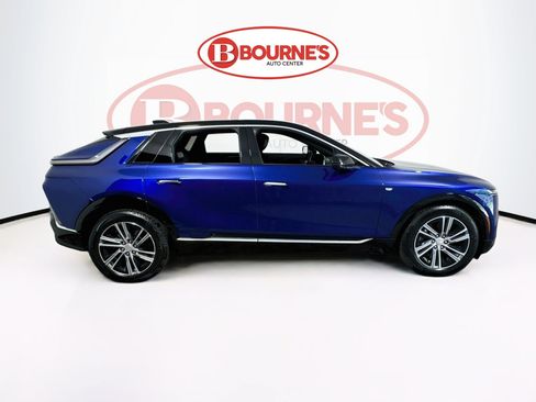 Used 2024 Cadillac Lyriq Luxury w/ LPO, Floor Liner Package AWD/4WD image 12