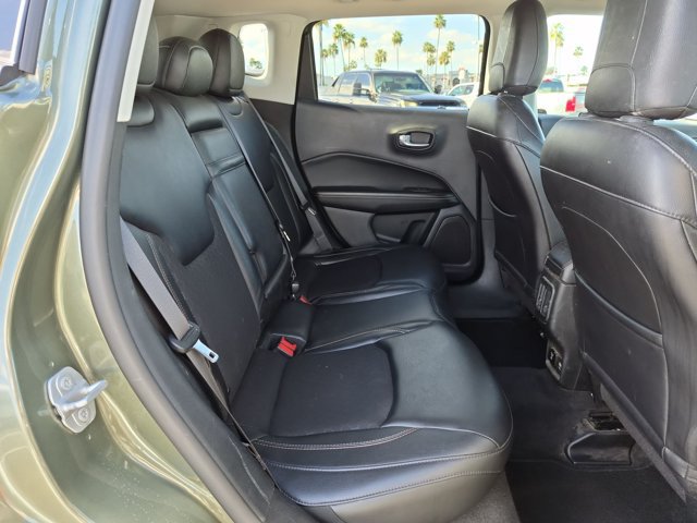 Used 2018 Jeep Compass Latitude w/ Popular Equipment Group FWD image 18