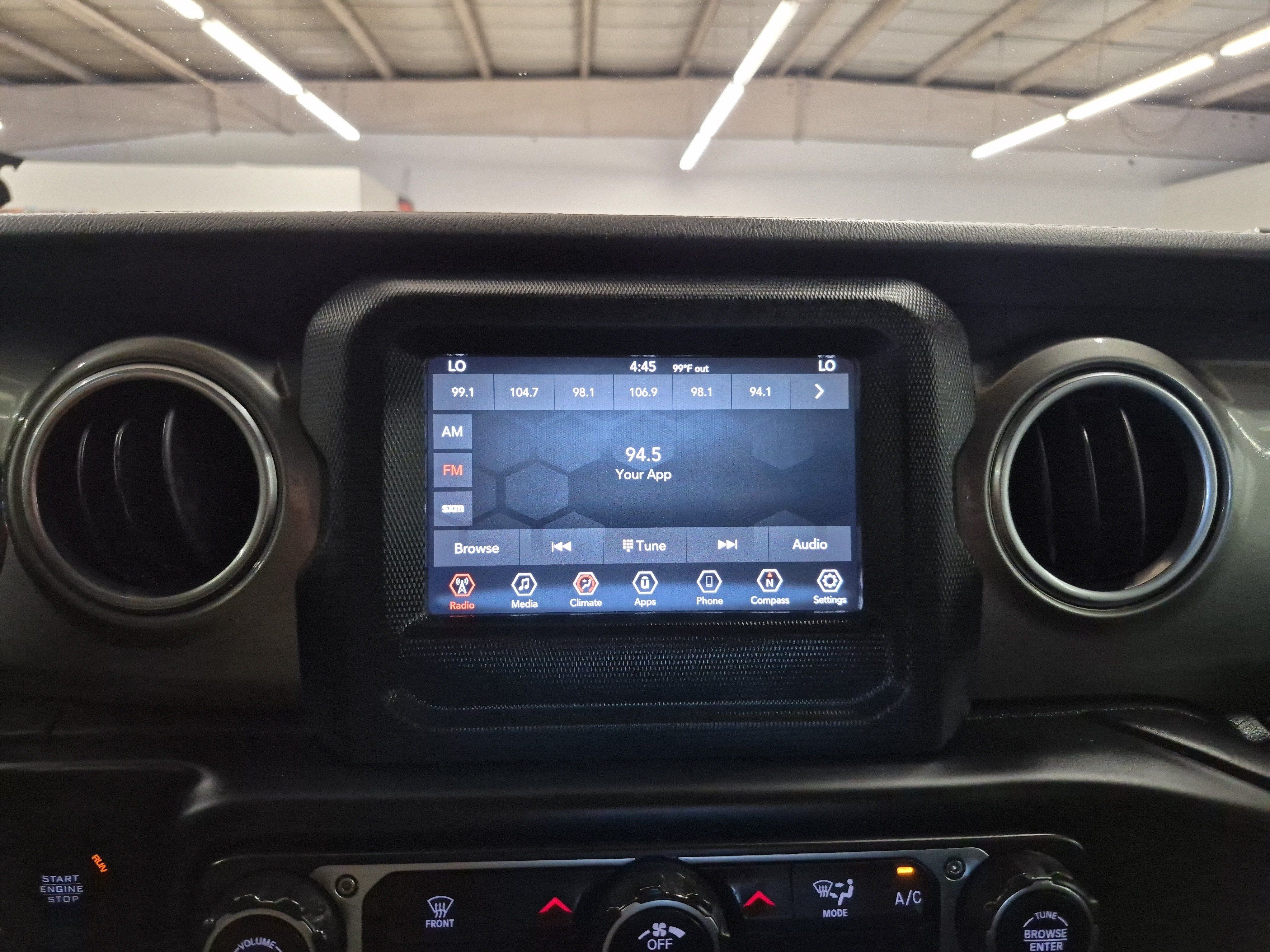 Used 2019 Jeep Wrangler Unlimited Sahara AWD/4WD image 34