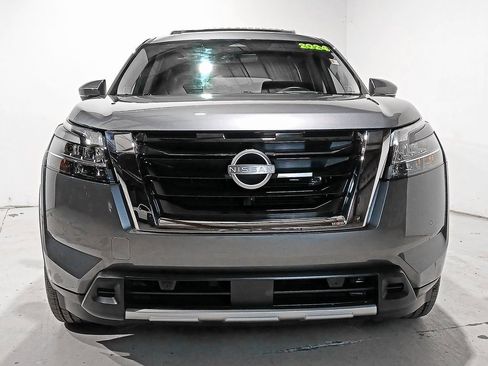 Used 2024 Nissan Pathfinder Platinum w/ Cargo Package image 2