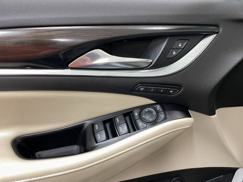 Used 2018 Buick Enclave Premium w/ Experience Buick Package image 10