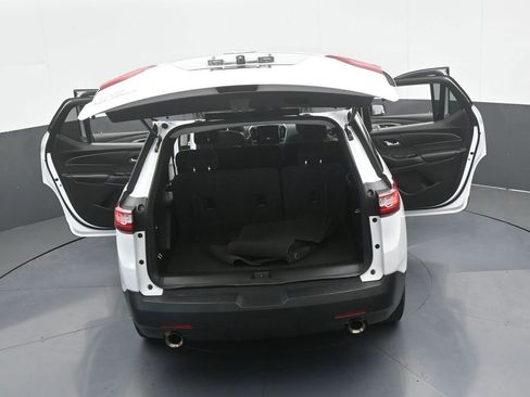 Used 2021 Chevrolet Traverse LS image 63