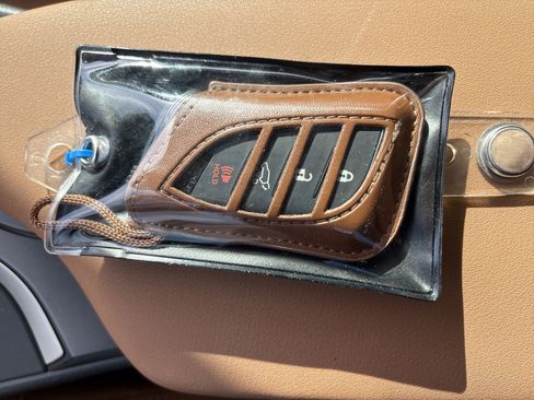 Used 2022 Lexus UX 250h w/ Premium Package image 35