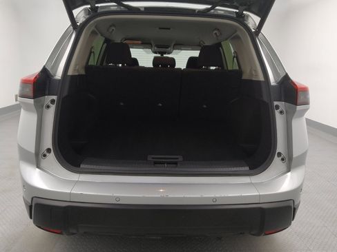 Used 2024 Nissan Rogue SV image 29