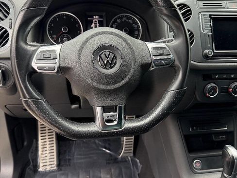 Used 2016 Volkswagen Tiguan R-Line image 10