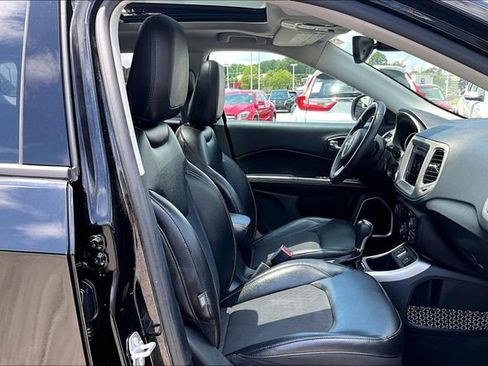 Used 2018 Jeep Compass Latitude w/ Popular Equipment Group FWD image 30