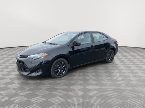 Used 2017 Toyota Corolla LE FWD image 3