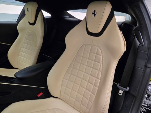 Used 2021 Ferrari Roma RWD image 32