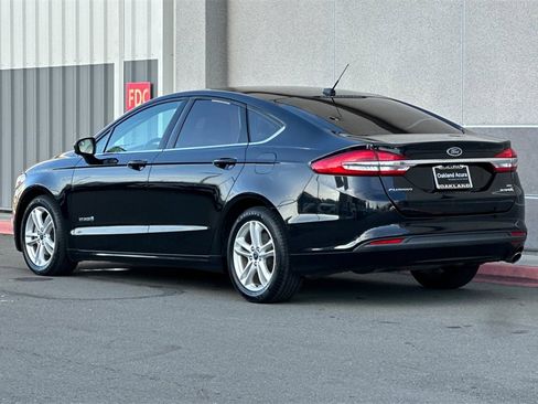 Used 2018 Ford Fusion SE image 6