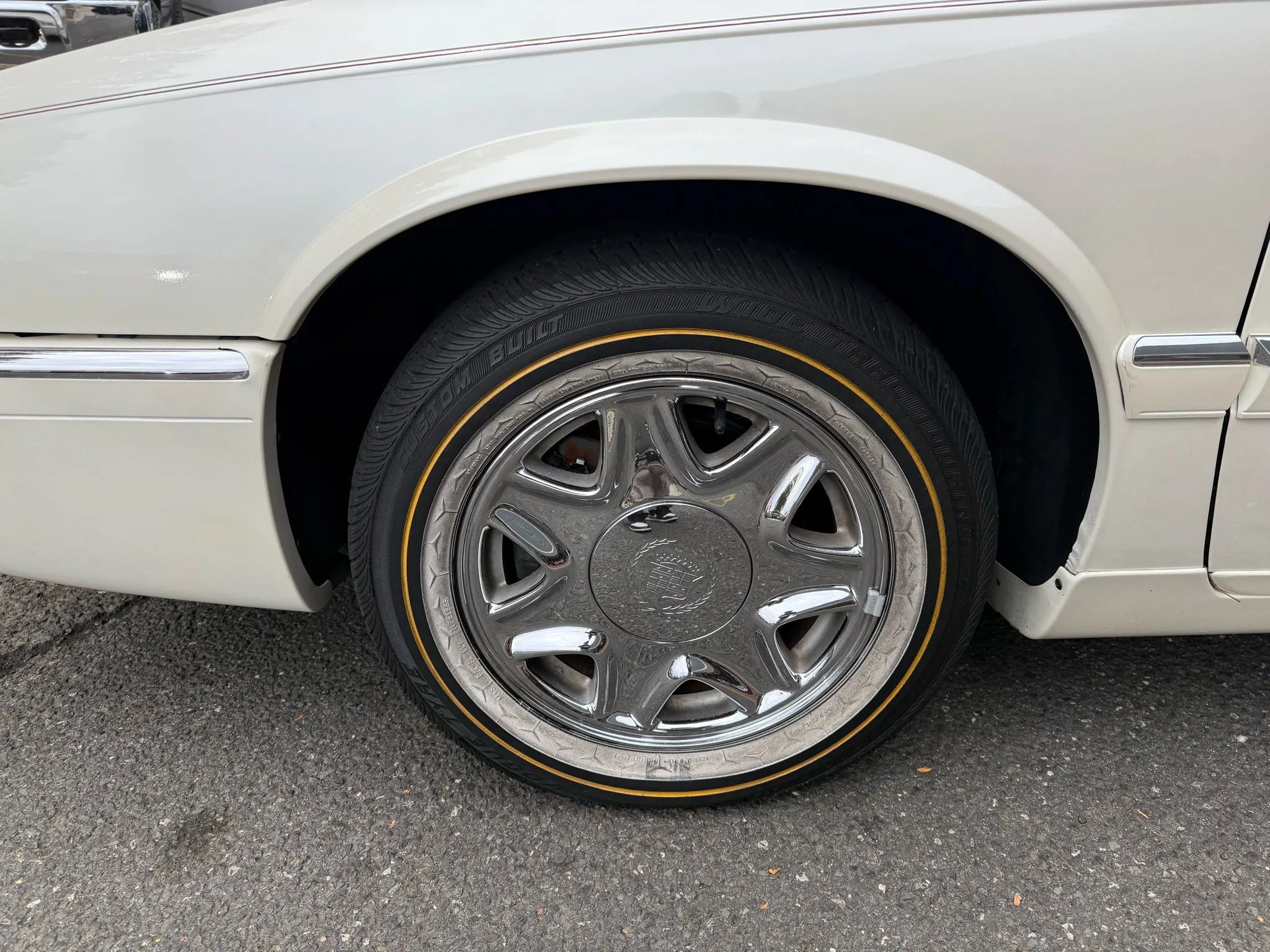 Used 1998 Cadillac Eldorado FWD image 26