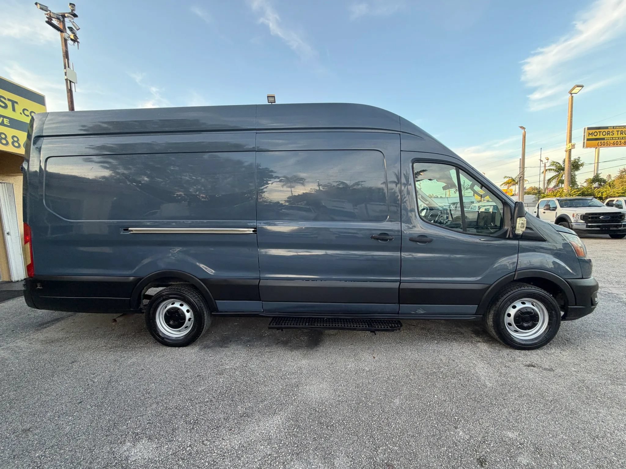 Used 2020 Ford Transit 250 148 High Roof Extended RWD image 6