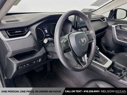 Used 2021 Toyota RAV4 XLE Premium FWD image 9
