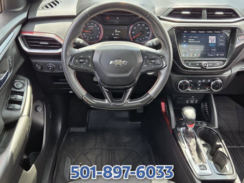 Used 2023 Chevrolet TrailBlazer RS w/ Sun and Liftgate Package FWD image 11