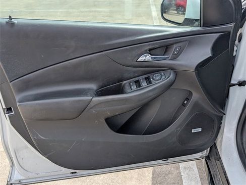 Used 2017 Chevrolet Volt Premier w/ Driver Confidence II Package image 10