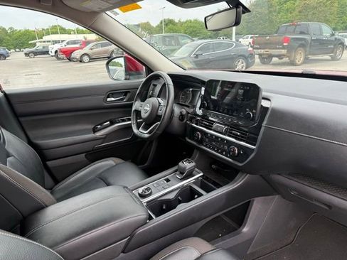 Used 2023 Nissan Pathfinder SL AWD/4WD image 14