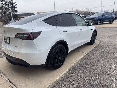Used 2023 Tesla Model Y Long Range image 8
