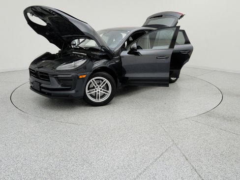 Used 2024 Porsche Macan Turbo AWD/4WD image 9
