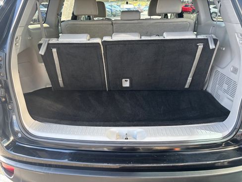 Used 2015 Toyota Highlander LE image 57