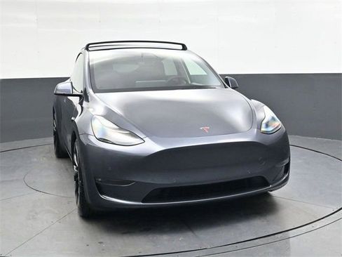 Used 2021 Tesla Model Y Performance image 10