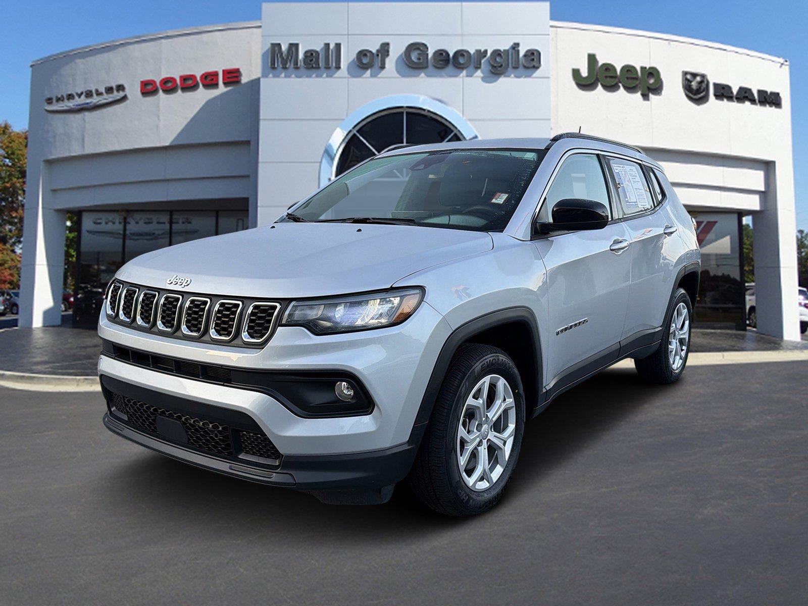 Used 2024 Jeep Compass Latitude AWD/4WD image 1