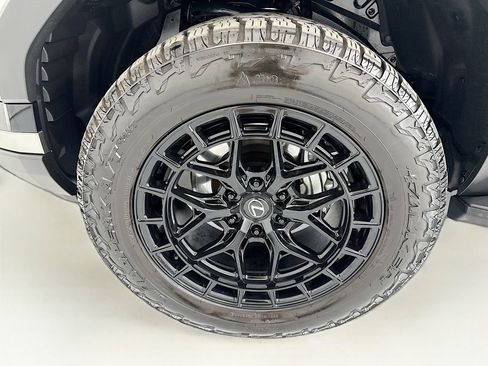 Used 2024 Lexus GX 550 image 28