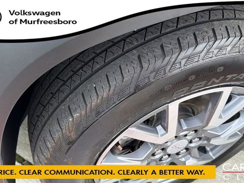 Used 2023 GMC Acadia SLT image 9