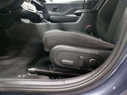 Certified 2025 Hyundai Kona SEL image 28