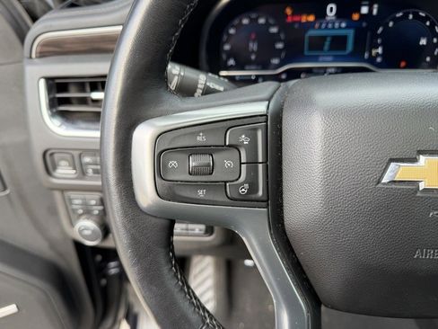 Used 2022 Chevrolet Suburban LT w/ LT Signature Package image 18