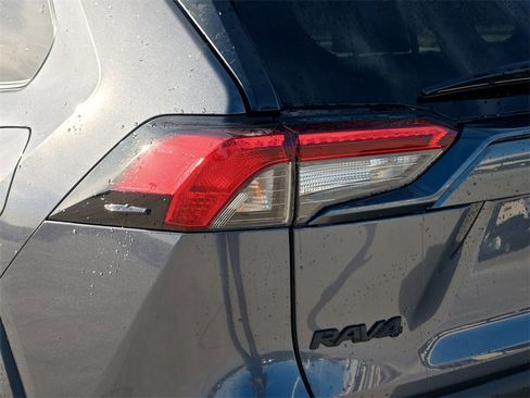 Used 2025 Toyota RAV4 XLE Premium image 6