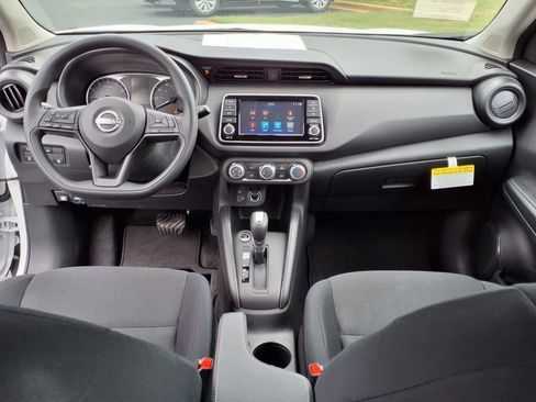 New 2025 Nissan Kicks Play S image 7