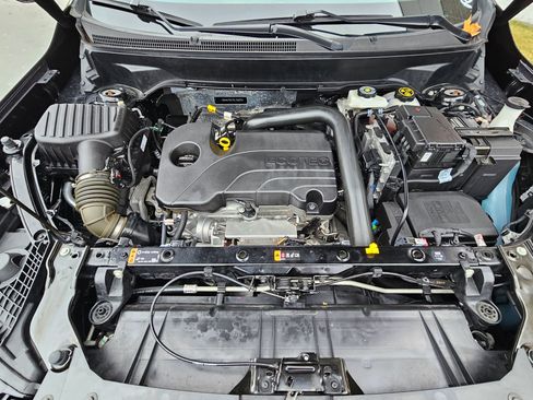 Used 2024 GMC Terrain SLT image 31