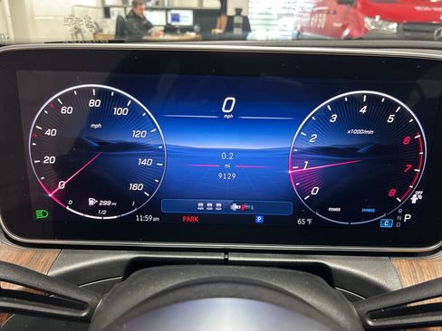 Used 2025 Mercedes-Benz C 300 4MATIC Sedan image 23