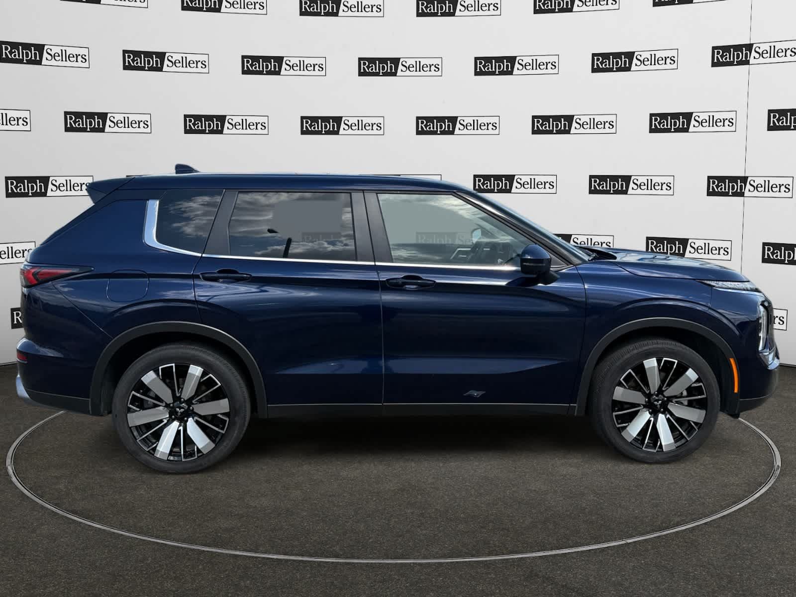 Used 2025 Mitsubishi Outlander SE AWD/4WD image 7