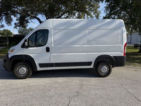 Used 2025 RAM ProMaster 2500 w/ Safety Group FWD image 8